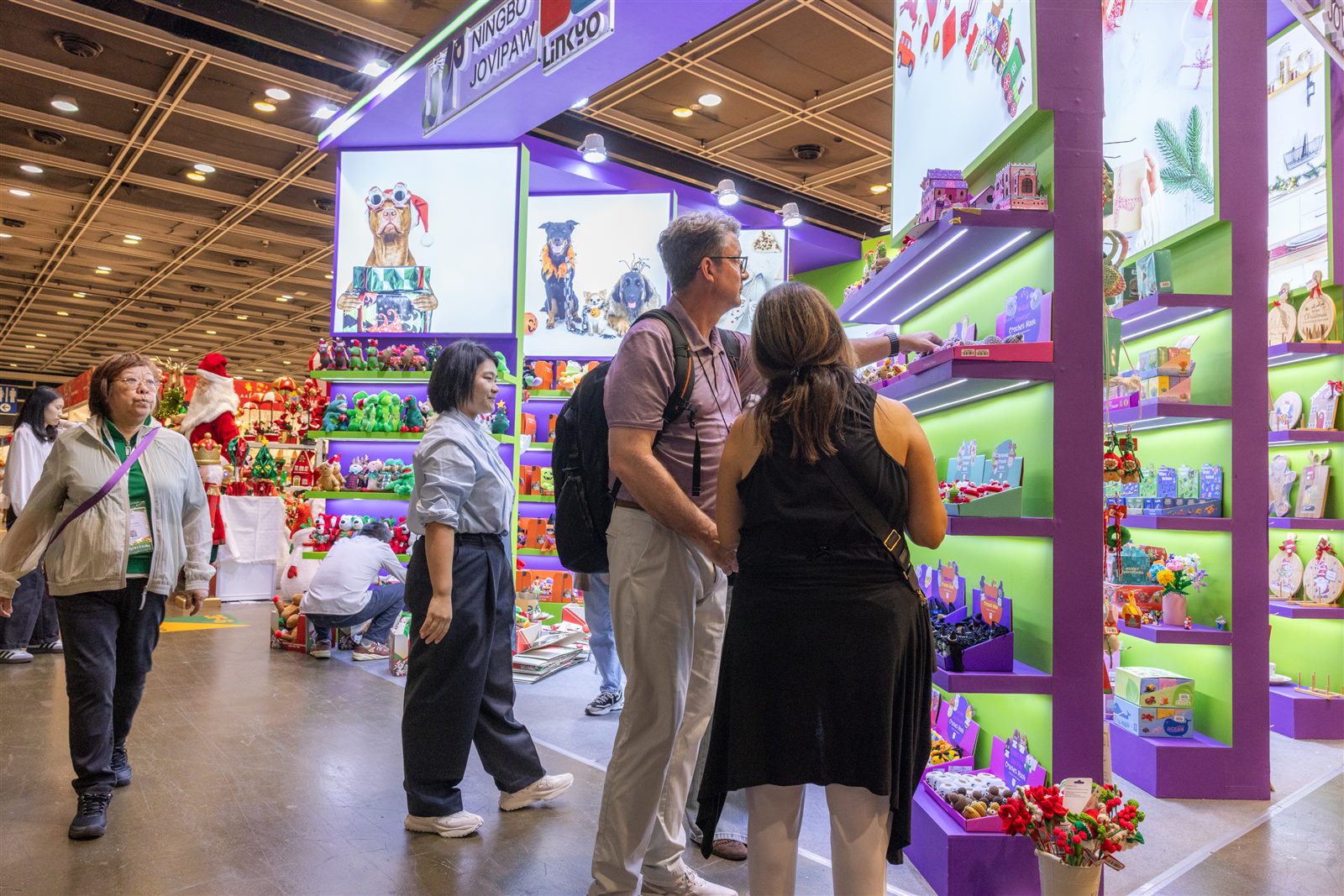 Eksplorasi produk di MEGA SHOW Hong Kong 2025