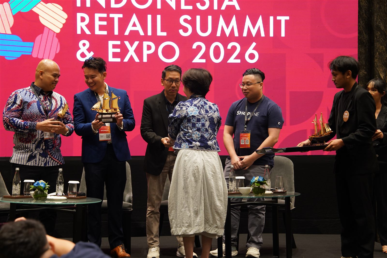 Award moment at Indonesia Retail Summit and Expo 2026